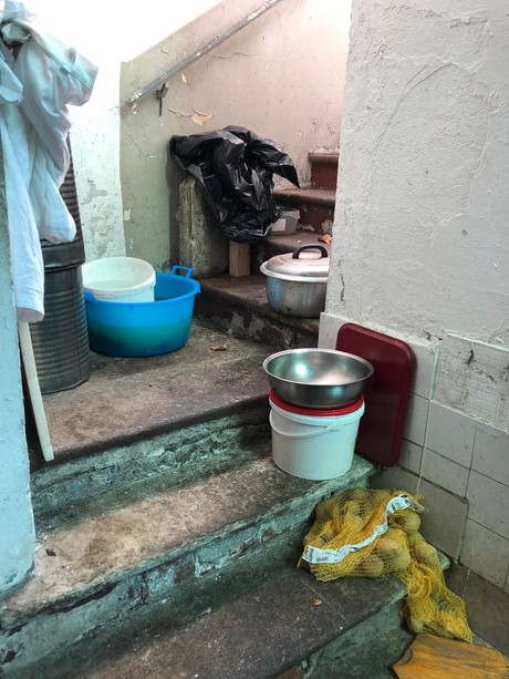 Cucine da incubo a San Salvario, in un ristorante trovati 550 chili di alimenti in cattivo stato di conservazione