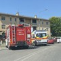 Varese, due auto si scontrano in via Borghi: cinque persone soccorse tra cui due bambini