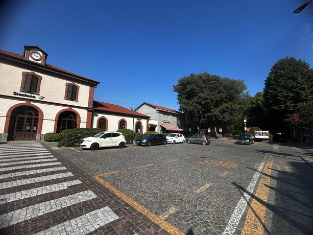 Ad Alba due agenti della Polizia Locale feriti durante un intervento nell'area della stazione ferroviaria Ad Alba due agenti della Polizia Locale feriti durante un intervento nell'area della stazione ferroviaria