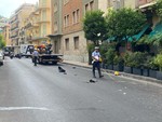 Tragico schianto ad Alassio: perde la vita uno scooterista 39enne, ferito il passeggero Tragico schianto ad Alassio: perde la vita uno scooterista 39enne, ferito il passeggero