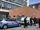 Controlli anti droga davanti alle scuole, in azione il cane poliziotto &quot;Zorro&quot;