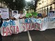 I Fridays tornano a sfilare a Torino: “La politica non si è occupata del clima” [FOTO]