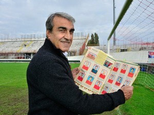 Piazzale Anastasi verrà inaugurato giovedì davanti al Franco Ossola. Perché una leggenda merita di essere ogni giorno davanti agli occhi di Varese
