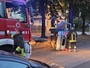 Schianto in via Plava, auto si ribalta e il conducente scappa: è caccia al pirata Schianto in via Plava, auto si ribalta e il conducente scappa: è caccia al pirata