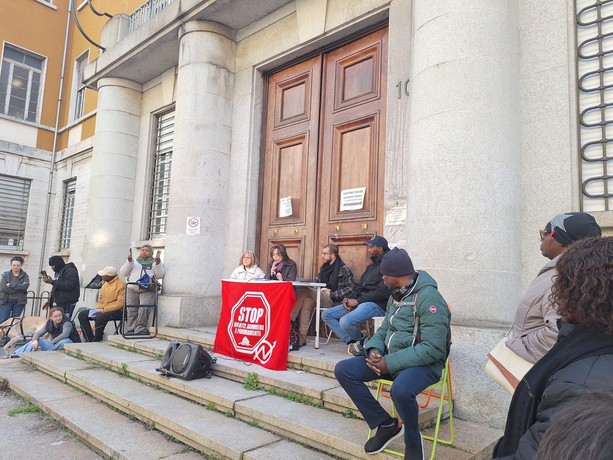 Caso tubercolosi al Neruda, la replica degli occupanti: "Non è un nuovo focolaio"