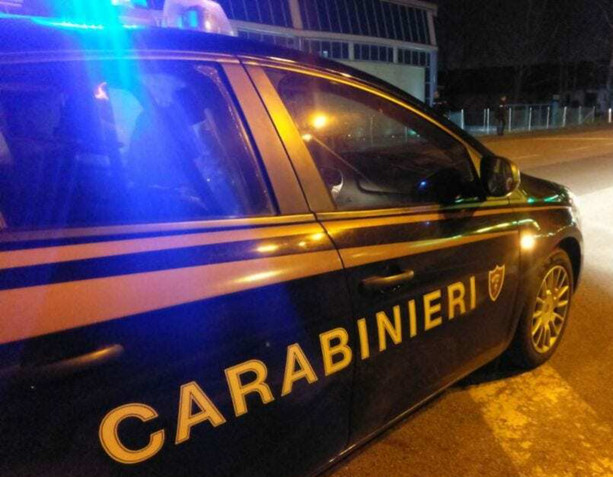 Rissa tra giovanissimi in Piemonte: diciassettenne varesino ferito con un'ascia