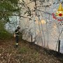 VIDEO. Incendio nei boschi sopra Arolo di Leggiuno forse causato da un fulmine VIDEO. Incendio nei boschi sopra Arolo di Leggiuno forse causato da un fulmine