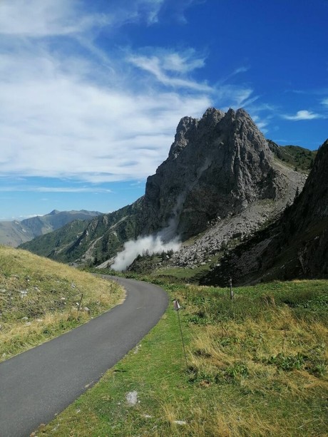Importante distacco di rocce dalla Punta Parvo in Valle Grana: nessun ferito Importante distacco di rocce dalla Punta Parvo in Valle Grana: nessun ferito