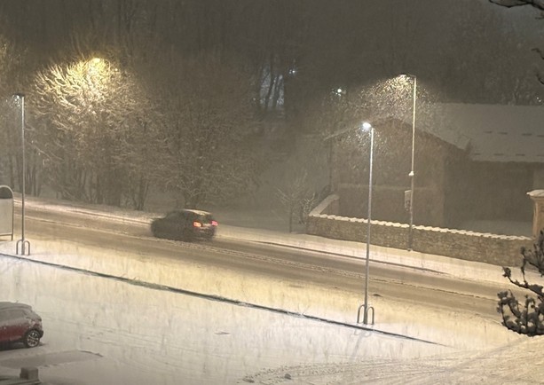 Neve intensa nel Cuneese: disagi al traffico con rallentamenti sulle principali arterie