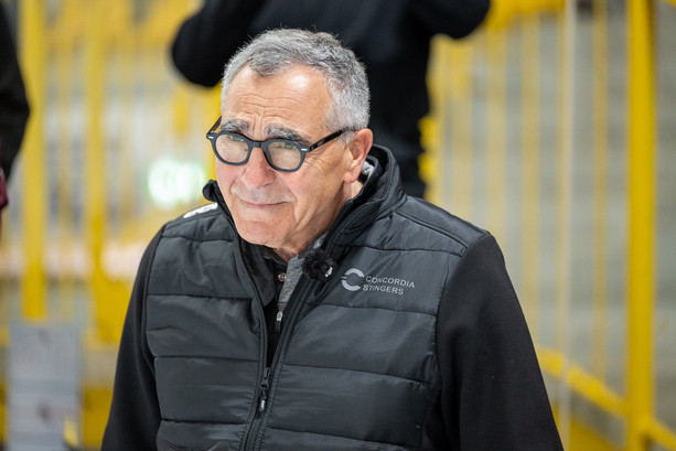 VIDEO e FOTO. Jim, sei sempre il nostro eroe: «Hai trasformato una maglia nella storia di Varese» VIDEO e FOTO. Jim, sei sempre il nostro eroe: «Hai trasformato una maglia nella storia di Varese»
