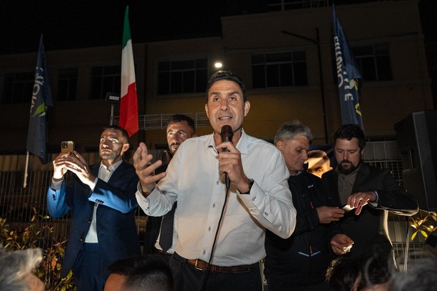 A Torino poliziotti a "lezione" da Vannacci, Silp Cigl: "Questore revochi il provvedimento" A Torino poliziotti a "lezione" da Vannacci, Silp Cigl: "Questore revochi il provvedimento"