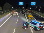Violento scontro nella notte sulla tangenziale di Bra: cinque feriti, due gravi Violento scontro nella notte sulla tangenziale di Bra: cinque feriti, due gravi