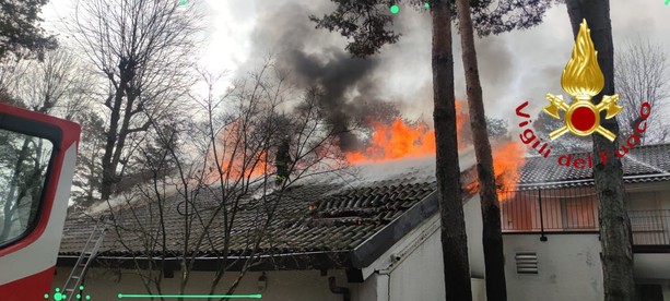 Fiamme al Golf Club di Appiano Gentile: un uomo trasportato al pronto soccorso di Tradate