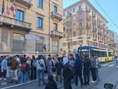 Presidio degli studenti davanti a EDISU: disagi al traffico tra via Michelangelo e corso Raffaello Presidio degli studenti davanti a EDISU: disagi al traffico tra via Michelangelo e corso Raffaello