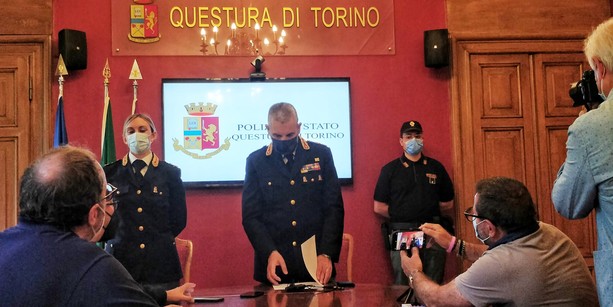 Ragazzo decapitato in corso Francia: assassino ha ucciso per una promessa di matrimonio non mantenuta (VIDEO) Ragazzo decapitato in corso Francia: assassino ha ucciso per una promessa di matrimonio non mantenuta (VIDEO)