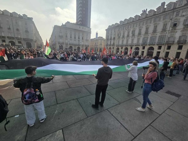 Torino continua a mobilitarsi per Gaza: &quot;La tregua è una vittoria per la resistenza palestinese&quot;