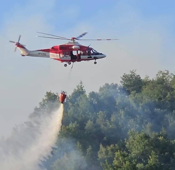 Incendi, il Cuneese nella morsa del fuoco: quinto giorno di fiamme a Valdieri, allarme tra Priero e Montezemolo Incendi, il Cuneese nella morsa del fuoco: quinto giorno di fiamme a Valdieri, allarme tra Priero e Montezemolo