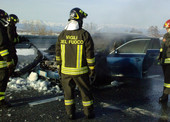Auto in fiamme sull’A6 verso Savona: autostrada chiusa per circa 45 minuti Auto in fiamme sull’A6 verso Savona: autostrada chiusa per circa 45 minuti