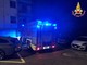 Incendio appartamento a Savona: lampada surriscaldata manda in fiamme un divano, donna trasportata in ospedale