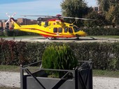 Due donne investite sulle strisce ad Alba: una è grave, trasportata in ospedale con l'elisoccorso