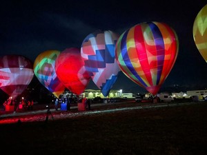 A Mondovì Nightglow apre il raduno delle Mongolfiere nel ricordo di Talu [FOTO E VIDEO]