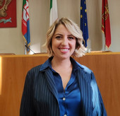 Ventimiglia, Serena Calcopietro si dimette: “Errore nei toni del post”, rimesse le deleghe al Sindaco Ventimiglia, Serena Calcopietro si dimette: “Errore nei toni del post”, rimesse le deleghe al Sindaco