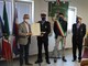 Alpignano premia il vigile-eroe cha ha salvato un cittadino dal suicidio Alpignano premia il vigile-eroe cha ha salvato un cittadino dal suicidio