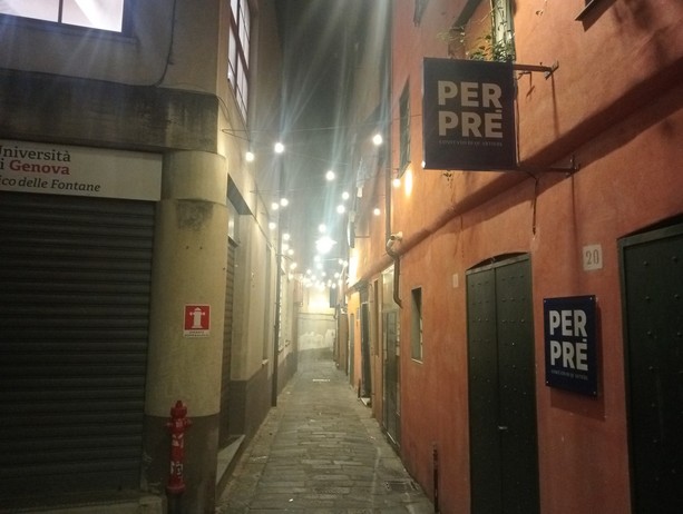 Crack e centro storico, viaggio nella notte di via Prè