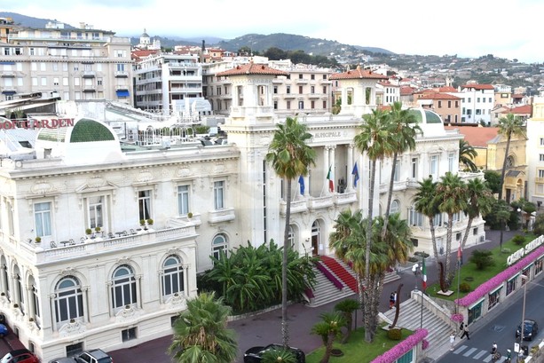 Sanremo: casinò alle stelle con incassi super ma arrivano a sorpresa le dimissioni del direttore dei giochi, va via Giovanni Bulzomì