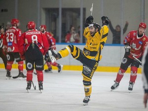 Nella notte giallonera scende un luce dal cielo. È quella del salvatore Bastille (4-2) Nella notte giallonera scende un luce dal cielo. È quella del salvatore Bastille (4-2)