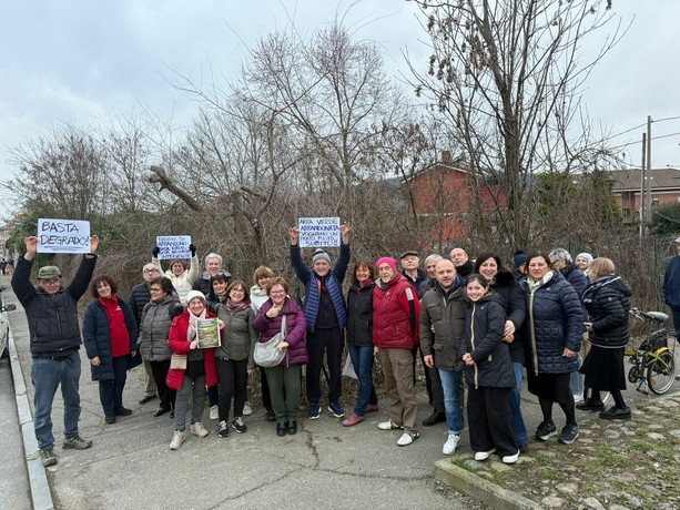 Area di Barca abbandonata da anni, la rabbia dei residenti: "Sporca e pericolosa, adesso basta"