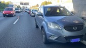 Incidente in tangenziale all'altezza di Collegno, direzione Milano: tre vetture coinvolte, un ferito non grave. Traffico in tilt