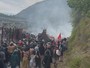 Guerriglia al cantiere Tav e camionette in fiamme: bufera politica sull'Alta Felicità Guerriglia al cantiere Tav e camionette in fiamme: bufera politica sull'Alta Felicità