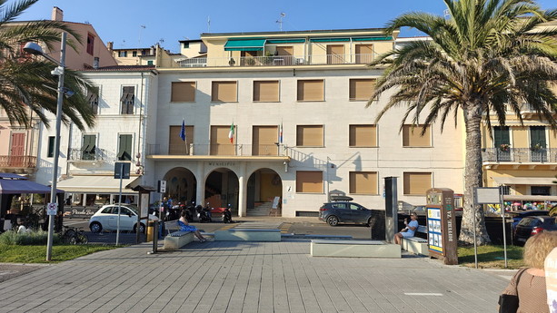 Ospedaletti accelera sulla trasformazione urbana: via libera a ciclovia, parco fotovoltaico e rete anti-allagamenti