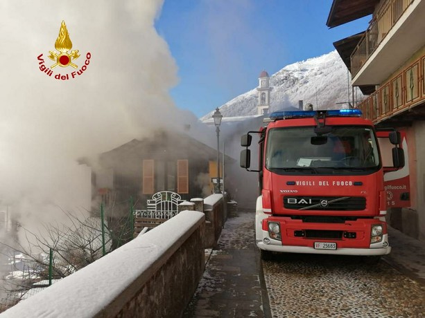 Incendio a Valdieri, in fiamme un'abitazione in via Principe Umberto