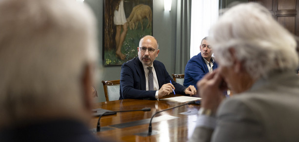 Le minoranze parlamentari interrogano Giorgetti sul "caso" Rasero-Banca di Asti