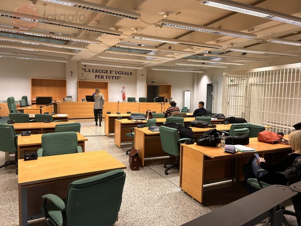 Botte, insulti e una violenza sessuale ai danni della compagna: a giudizio 34enne residente in un centro delle Langhe