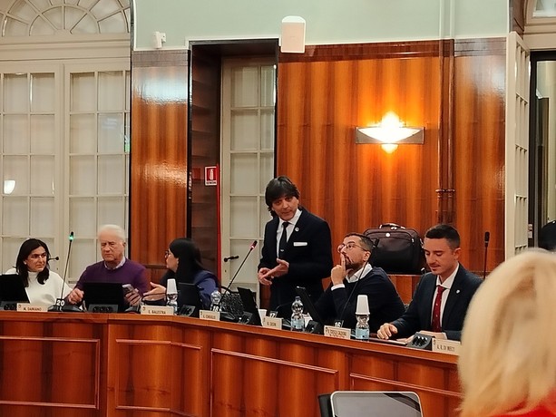 Scontro in Consiglio Comunale sul Mercato Annonario: bocciato l’ordine del giorno di Fratelli d’Italia Scontro in Consiglio Comunale sul Mercato Annonario: bocciato l’ordine del giorno di Fratelli d’Italia