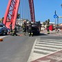 Auto cappottata ad Albenga: soccorsi mobilitati sul &quot;ponte rosso&quot;. Grande spavento, un ferito non grave (FOTO)