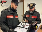 Insegue un’auto sospetta in corso Casale e trova pistola e gioielli: arrestato 26enne Insegue un’auto sospetta in corso Casale e trova pistola e gioielli: arrestato 26enne