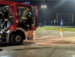 Perde il controllo dell'auto e centra un palo: paura per tre giovani