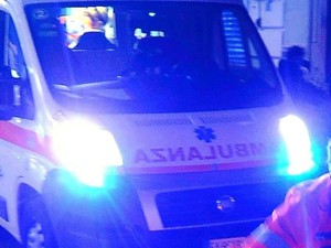 Schianto nella notte a Varese: soccorsi otto giovani, tre portati in ospedale Schianto nella notte a Varese: soccorsi otto giovani, tre portati in ospedale