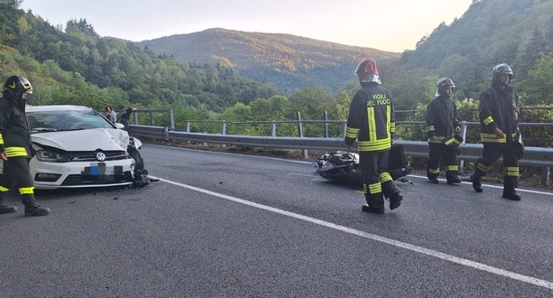 Grave incidente a Murialdo, scontro tra auto e moto: soccorsi mobilitati (FOTO) Grave incidente a Murialdo, scontro tra auto e moto: soccorsi mobilitati (FOTO)