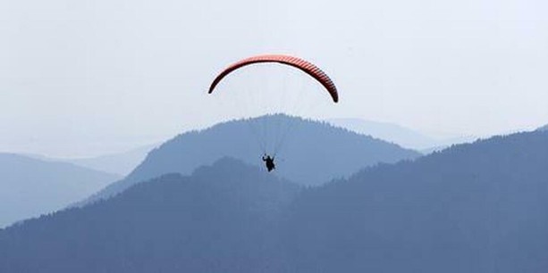 Parapendio in difficoltà sui monti della Valcuvia: in azione i soccorsi