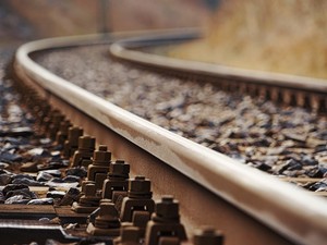 Uomo muore travolto dal treno a Parabiago: circolazione sospesa sulla linea tra Varese e Milano Uomo muore travolto dal treno a Parabiago: circolazione sospesa sulla linea tra Varese e Milano