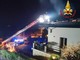 Il grande cuore di Ranco più forte dell'incendio della villa sul lungolago: «L'acqua delle piscine dei vicini fondamentale per lo spegnimento»