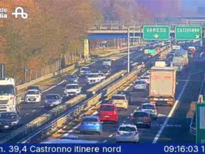 Ancora un incidente nel tratto tra Solbiate e Castronno dell'Autolaghi. Soccorse due persone. Segnalati quattro chilometri di coda verso Varese