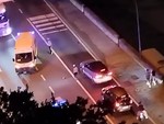Scontro tra due moto e un’auto in via Ignazio Scotto: soccorsi sul posto