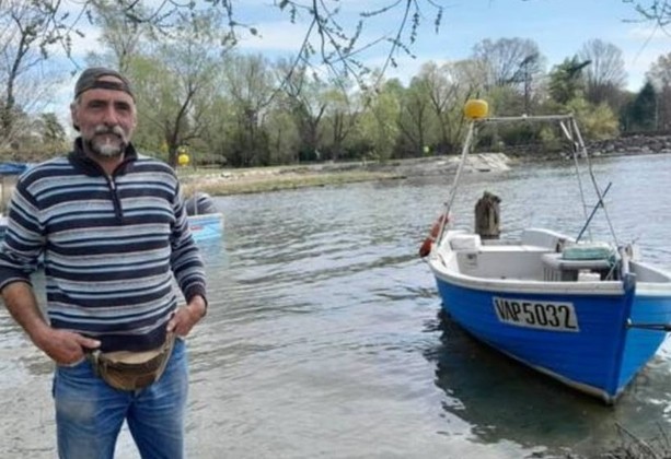 Da panettiere a pescatore professionista sul Lago Maggiore. La storia del besozzese Damiano Bardelli: «Lasciateci pescare il siluro tutto l'anno»