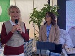 Andora, "Azzurro Pesce d'Autore" parte alla grande: a Licia Colò il Premio Azzurro per la tutela dell'ambiente (FOTO e VIDEO) Andora, "Azzurro Pesce d'Autore" parte alla grande: a Licia Colò il Premio Azzurro per la tutela dell'ambiente (FOTO e VIDEO)